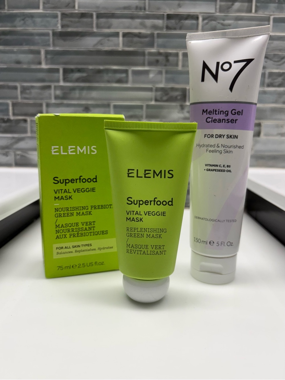 ELEMIS Superfood Hydrating & Brightening Face Mask 2.5Oz. + No. 7 Moisturizer